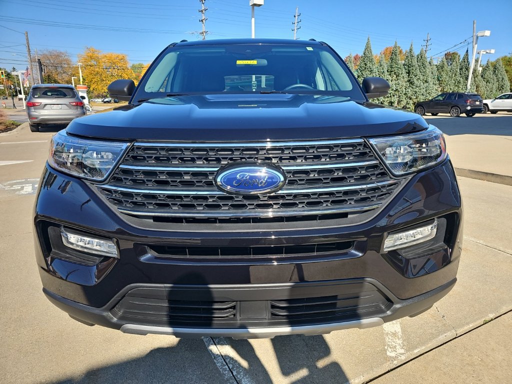 Used 2024 Ford Explorer XLT w/ Equipment Group 202A AWD/4WD image 6