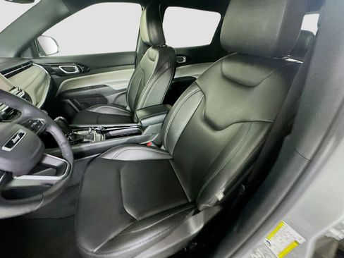 Used 2025 Jeep Compass Limited AWD/4WD image 13