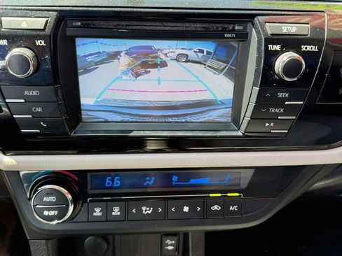 Used 2016 Toyota Corolla LE FWD image 9