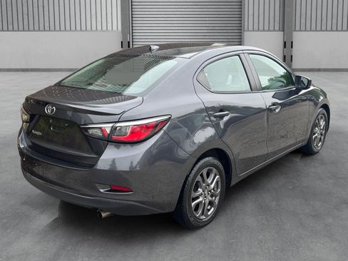 Used 2019 Toyota Yaris LE FWD image 33