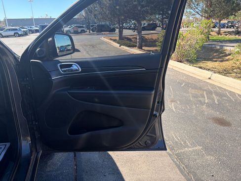 Used 2021 Jeep Grand Cherokee Limited image 16