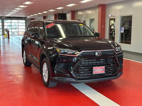 Certified 2024 Toyota Grand Highlander AWD image 2