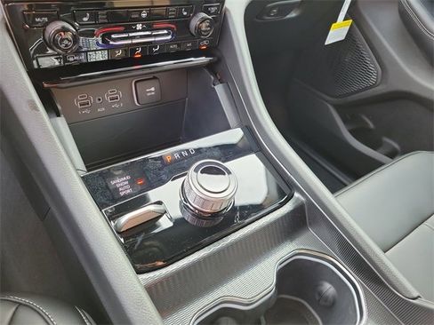 New 2025 Jeep Grand Cherokee L Limited w/ Black Appearance Package image 30