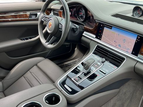 Certified 2023 Porsche Panamera 4 Platinum Edition image 33
