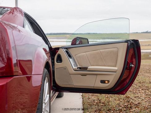 Used 2007 Cadillac XLR V image 41