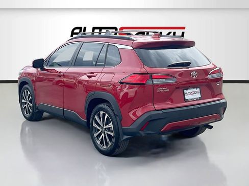 Used 2024 Toyota Corolla Cross XLE w/ Convenience Package AWD/4WD image 5