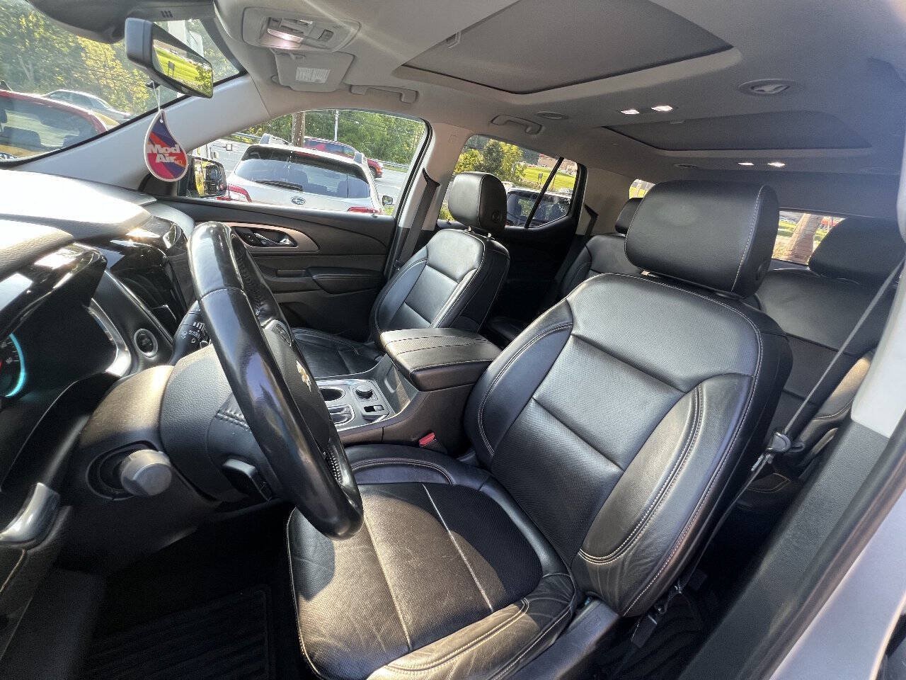 Used 2018 Chevrolet Traverse Premier w/ Redline Edition AWD/4WD image 10