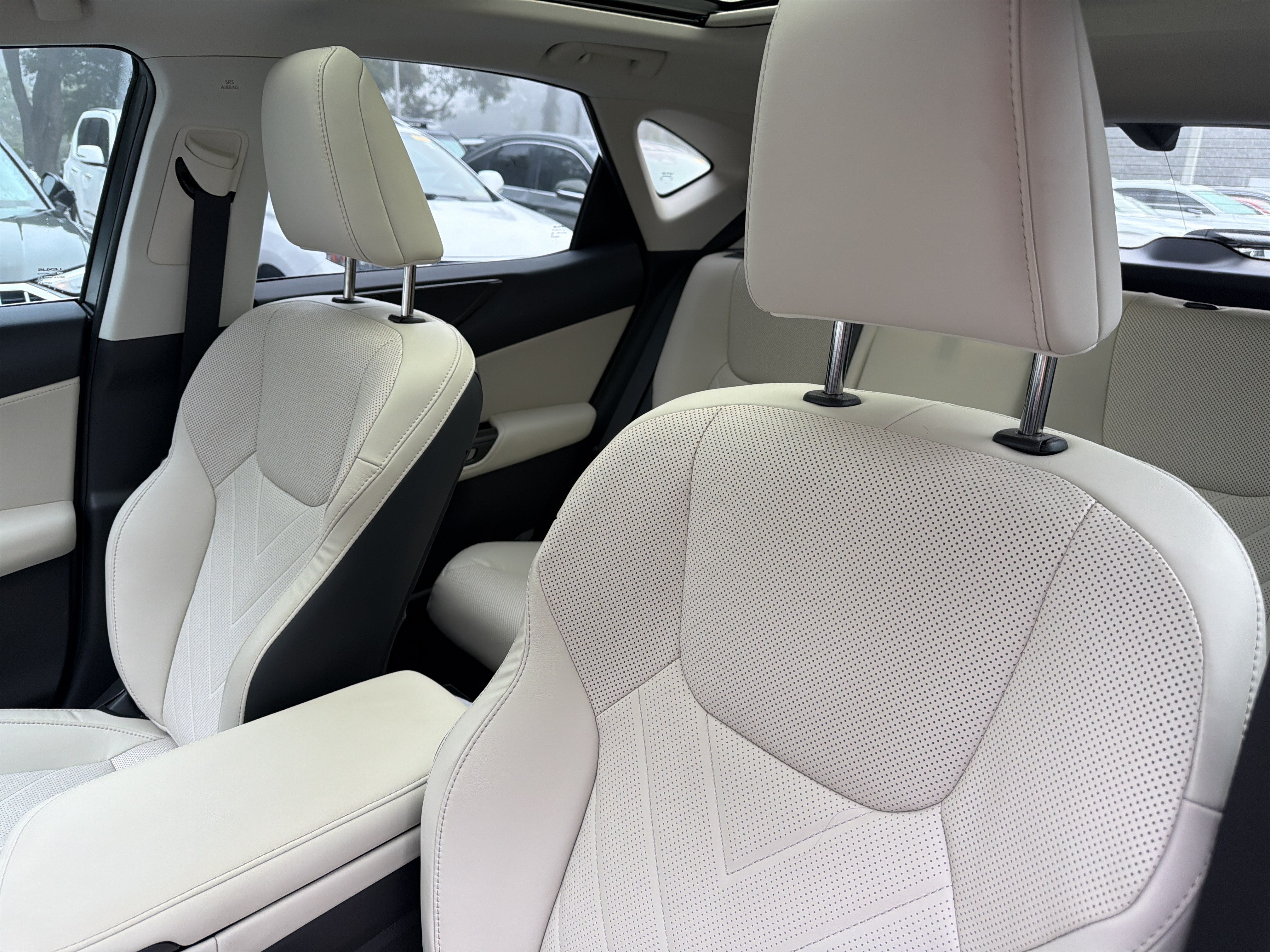Used 2025 Lexus NX 350h AWD w/ Accessory Package (2T) image 17