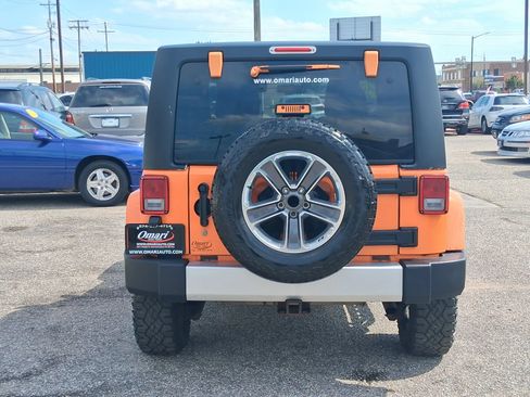 Used 2012 Jeep Wrangler Sahara w/ Dual Top Group AWD/4WD image 21