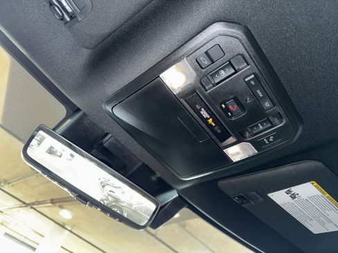 Used 2025 Toyota Sequoia Platinum image 32