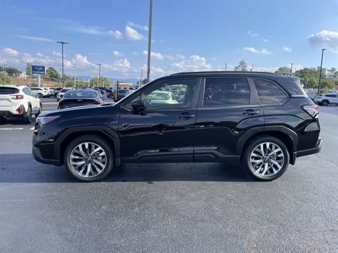 Used 2025 Subaru Forester Touring w/ Popular Package - Touring AWD/4WD image 3
