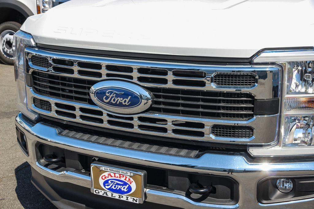 New 2024 Ford F550 Luxury RWD image 12