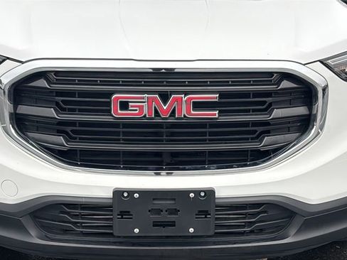 Used 2020 GMC Terrain SLE w/ Driver Convenience Package image 9