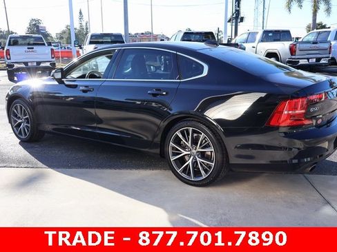 Used 2018 Volvo S90 T5 Momentum w/ Convenience Package image 5