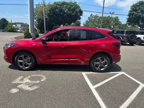 Used 2023 Ford Escape ST-Line w/ Tech Pack #1 AWD/4WD image 4