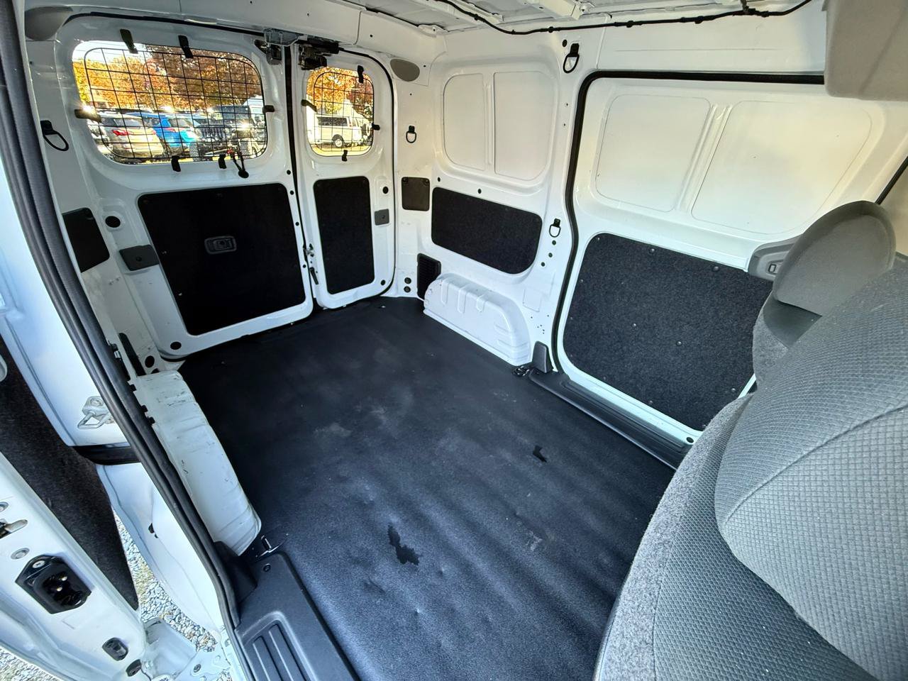 Used 2020 Nissan NV200 SV w/ Sliding Glass Door Package FWD image 28