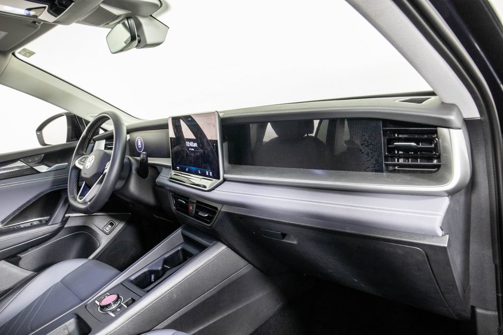Used 2026 Volkswagen Tiguan SE FWD image 18