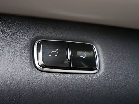 Used 2025 Lincoln Navigator Reserve image 18