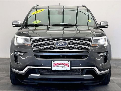 Used 2018 Ford Explorer Platinum AWD/4WD image 2