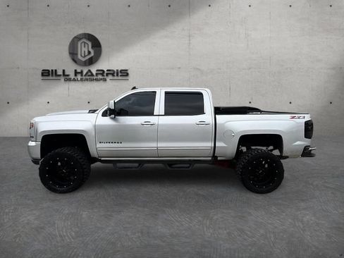 Used 2018 Chevrolet Silverado 1500 LT w/ All Star Edition AWD/4WD image 10
