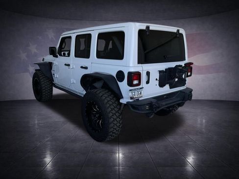 Used 2022 Jeep Wrangler Unlimited Sahara w/ Cold Weather Group image 3
