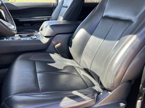 Used 2024 Ford Expedition XLT image 26