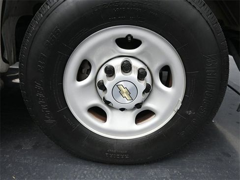 Used 2024 Chevrolet Express 2500 w/ Driver Convenience Package image 14