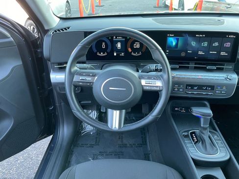 Used 2025 Hyundai Kona SEL image 28
