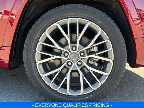 New 2025 Jeep Grand Cherokee L Summit w/ Rear Seat Video Group I image 38