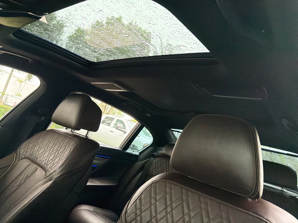Used 2022 BMW 750i xDrive w/ Luxury Rear Seating Package AWD/4WD image 18