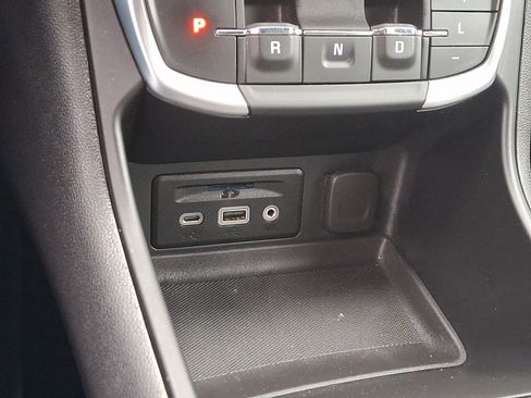 Used 2024 GMC Terrain SLT w/ LPO, Floor Liner Package image 25