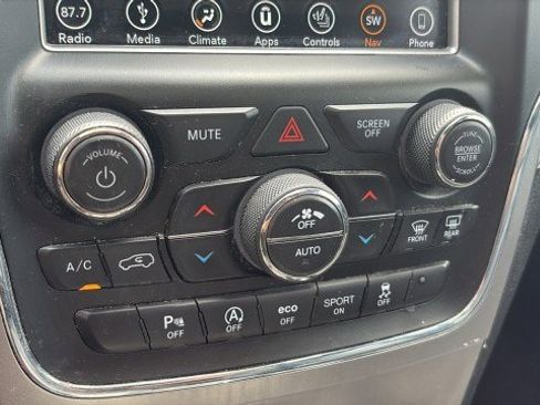 Used 2018 Jeep Grand Cherokee Limited image 22