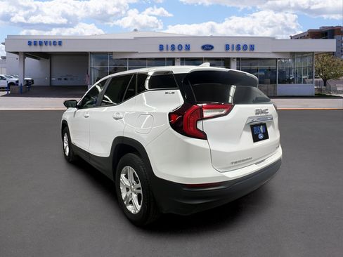 Used 2024 GMC Terrain SLE image 5