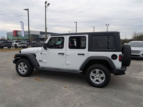 Used 2023 Jeep Wrangler Sport S image 5