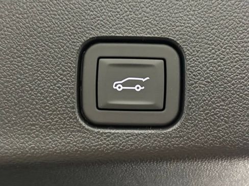 New 2026 GMC Acadia Elevation w/ Elevation Premium Package FWD image 12