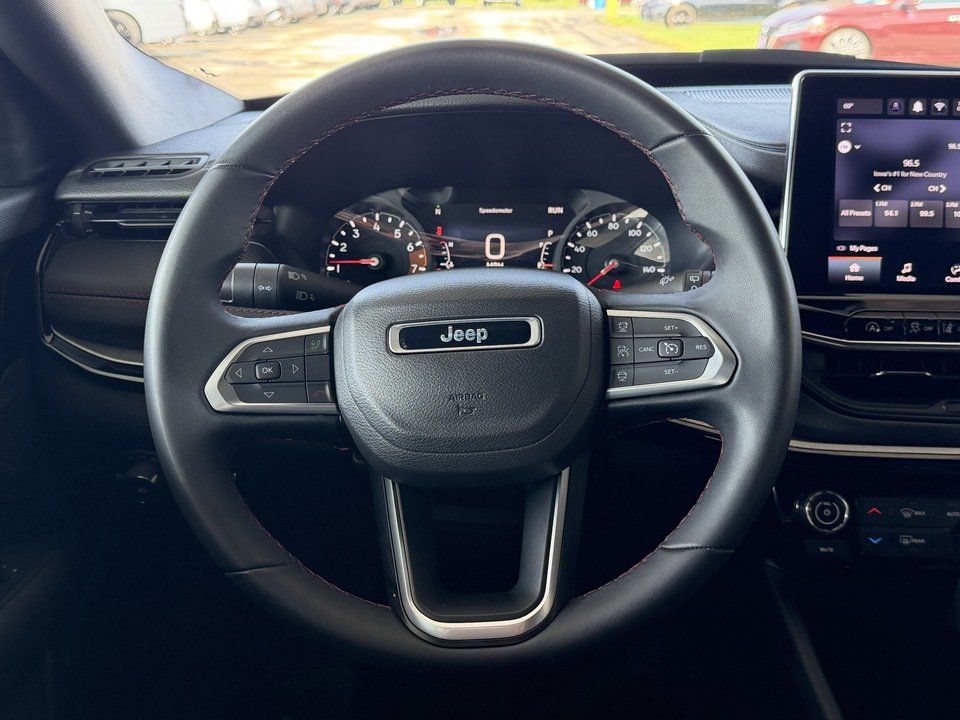 Used 2024 Jeep Compass Trailhawk AWD/4WD image 12
