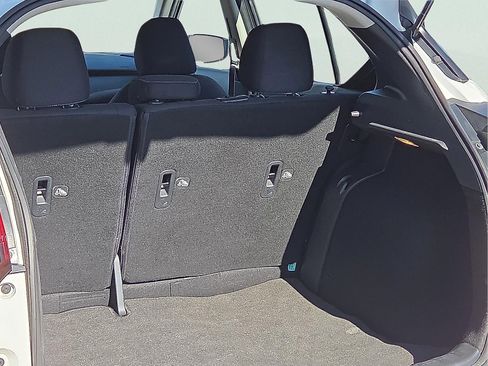 Used 2021 Nissan Kicks SV image 9