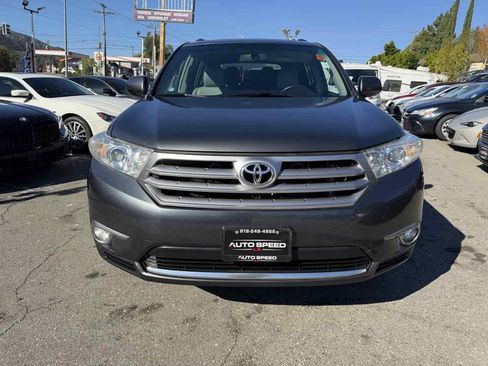 Used 2012 Toyota Highlander SE image 2