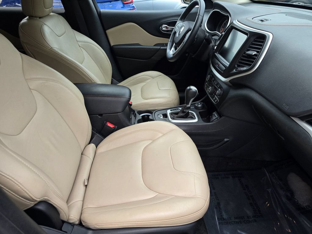 Used 2016 Jeep Cherokee Limited AWD/4WD image 18