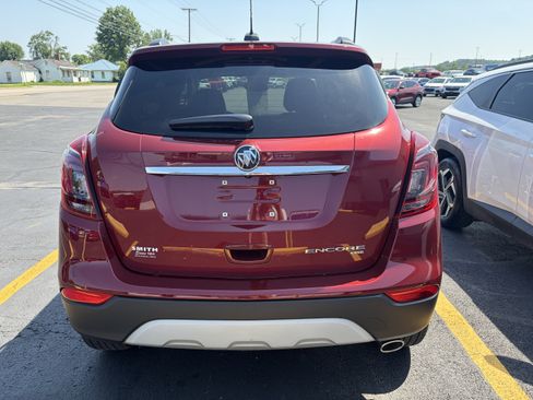 Used 2022 Buick Encore Preferred w/ Safety Package AWD/4WD image 3