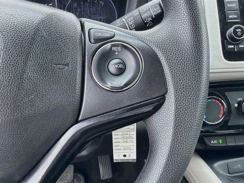 Used 2021 Honda HR-V LX image 34