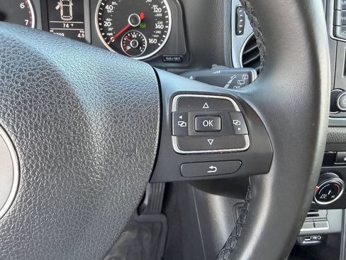 Used 2016 Volkswagen Tiguan SE FWD image 39