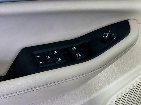 Used 2024 Jeep Grand Cherokee Limited AWD/4WD image 15