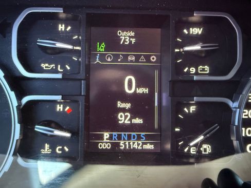 Used 2018 Toyota Tundra SR5 w/ TRD Off Road Package image 14