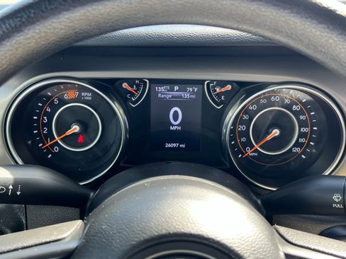 Used 2022 Jeep Wrangler Sport image 23