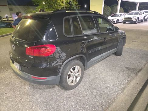Used 2017 Volkswagen Tiguan S image 3