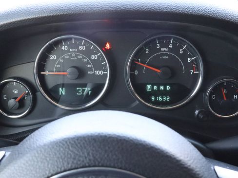 Used 2014 Jeep Wrangler Sahara w/ Connectivity Group image 38