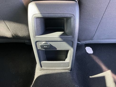 Used 2015 Volkswagen Jetta SE FWD image 24