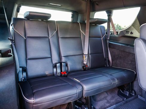 Used 2025 Cadillac Escalade ESV Premium Luxury w/ LPO, Floor Liner Package AWD/4WD image 19