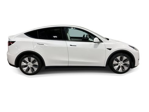 Certified 2021 Tesla Model Y Long Range AWD/4WD image 7